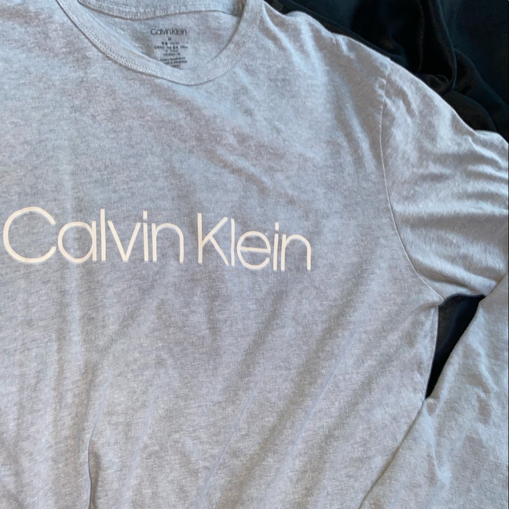 Medium Long sleeve Calvin Klein tee.